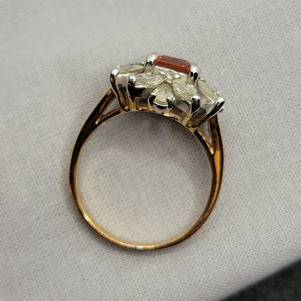Gorgeous Vintage Sunburst Cocktail Ring Simulated Garnet and Diamond - Picture 8 of 12